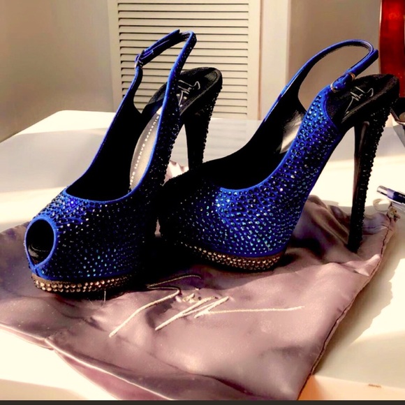 Giuseppe Zanotti Real Swarovski crystals. None missing - Picture 1 of 1